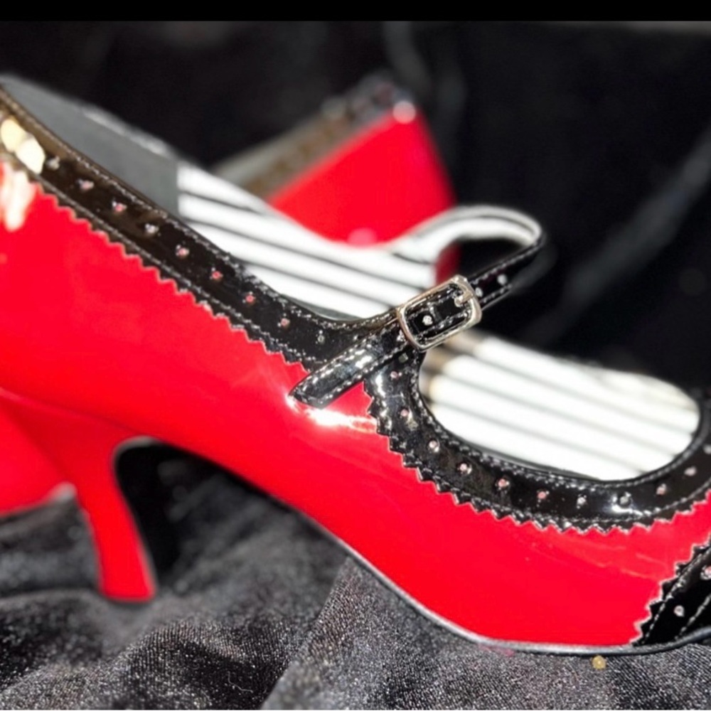 Red and Black Women's Mary Jane Heels 👠